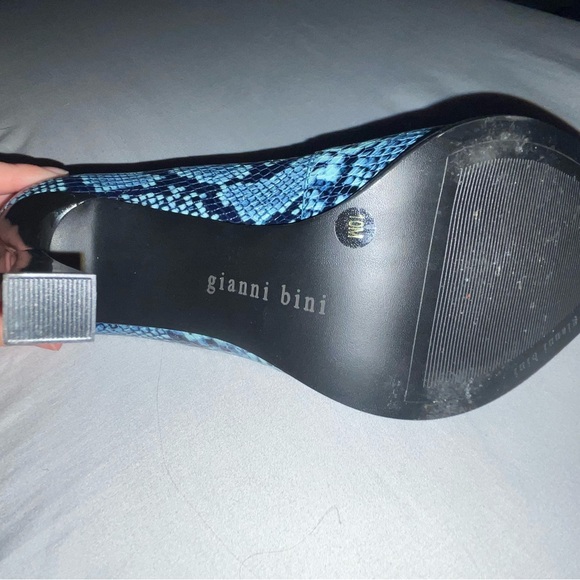 Gianni Bini heels /snake print blue - Picture 5 of 6
